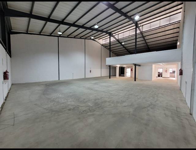 500M² WAREHOUSE TO LET IN KILLARNEY GARDENS